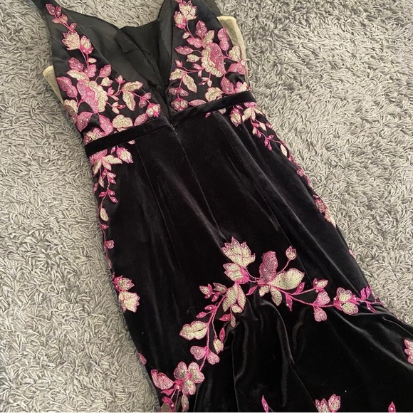 Ellie Wilde Mon Cheri Velvet Floral Gown Size 4 EW117118 $558.00 - Picture 15 of 16